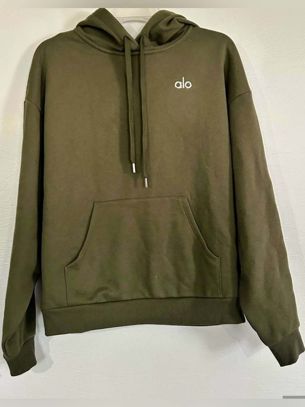 ALO Yoga |  Accolade Olive Sweatshirt Hoodie Sweater Embroidered Logo Women’s